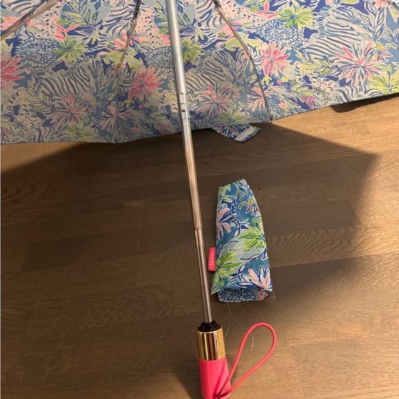 Lily Pulitzer umbrella - Picture 2 of 2